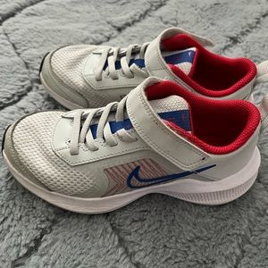 Nike toddler shoes size 12